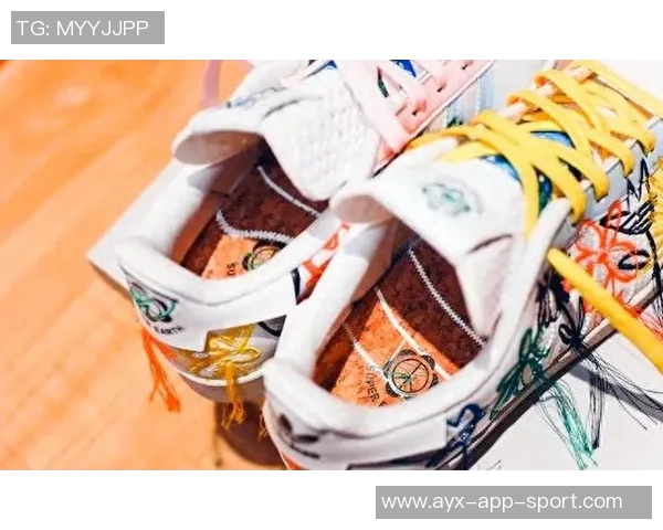 库里穿安踏克莱11代圣诞配色致敬兄弟情深水花重聚