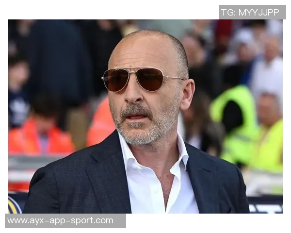 国米夏季免签麦肯尼的计划浮出水面莫雷托透露相关询问信息 国米夏季免签麦肯尼的计划浮出水面莫雷托透露相关询问信息