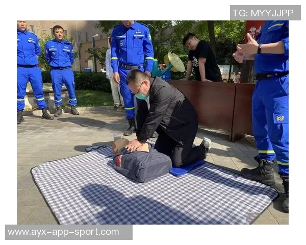 巴尔扎利强调球员健康的重要性并呼吁普及急救知识培训 巴尔扎利强调球员健康的重要性并呼吁普及急救知识培训